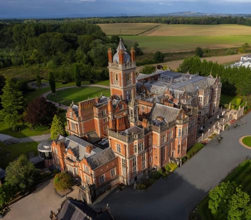Crewe Hall Hotel & Spa - Cheshire - Romantic Hotels in Cheshire