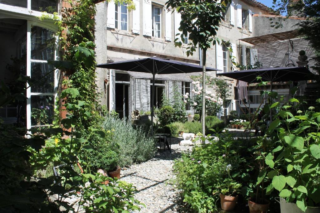 Camellas-Lloret - Best Hotels in Aude