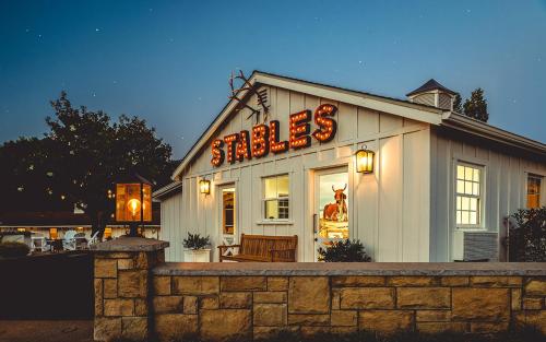 Stables Inn - Best Pet-Friendly Hotels in Paso Robles, CA