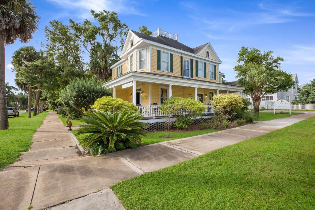 Coombs Inn & Suites - Best Hotels in Florida