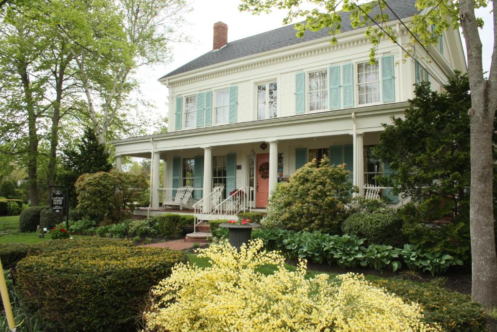 Captain Farris House - Best Cape Cod Hotels for Couples