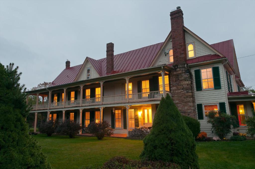 Hummingbird Inn - Best Hotels in Virginia