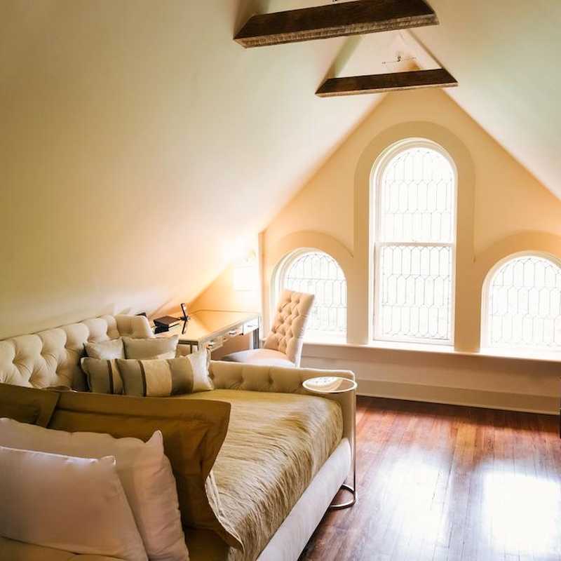 Stonehurst Place Bed & Breakfast