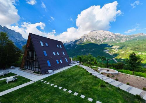Vidis Chalet Hotel