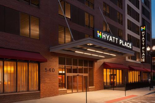 Hyatt Place Omaha/Downtown-Old Market - Best Pool Hotels in Nebraska