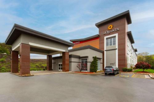 La Quinta by Wyndham Knoxville Central Papermill - Best Hotels in Knoxville, TN