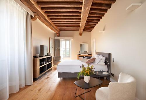 Hotel Le Chevalier Bleu - Best Hotels in Monpazier