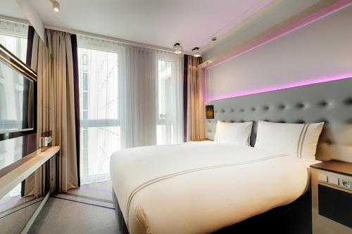Premier Inn Berlin Alexanderplatz - Best Hotel Indigo Hotels in Germany