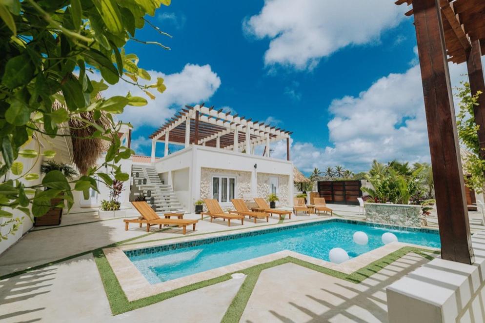EVA Resort - Best Hotels in Aruba