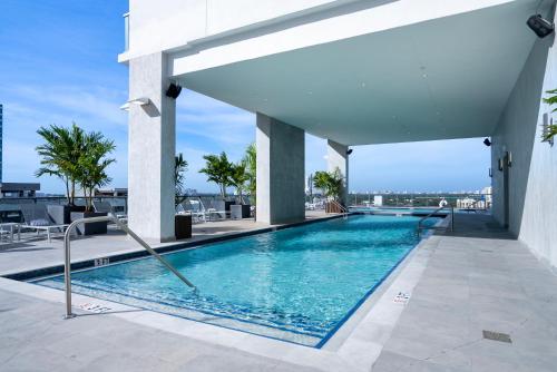 hotels with suites in Miami