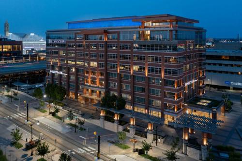 Courtyard by Marriott Buffalo Downtown/Canalside - Best Business Hotels in Buffalo, NY