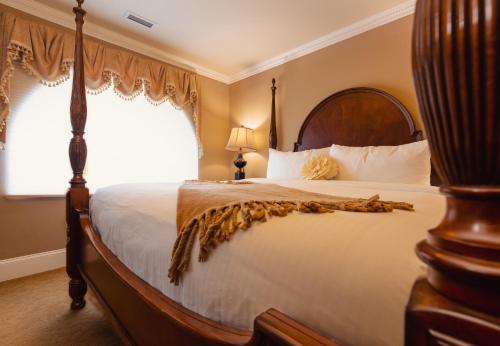 Grant Hall Hotel - Best Hotels in Manitoba & Saskatchewan