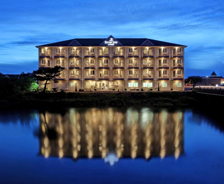 River Inn at Seaside - Best Parking Hotels in Oregon
