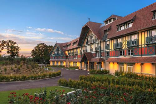Renaissance Paris Hippodrome de St. Cloud Hotel - Best Pool Hotels in Paris