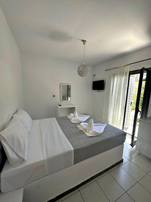 Santorini Style Rooms - Best Business Hotels in Santorini