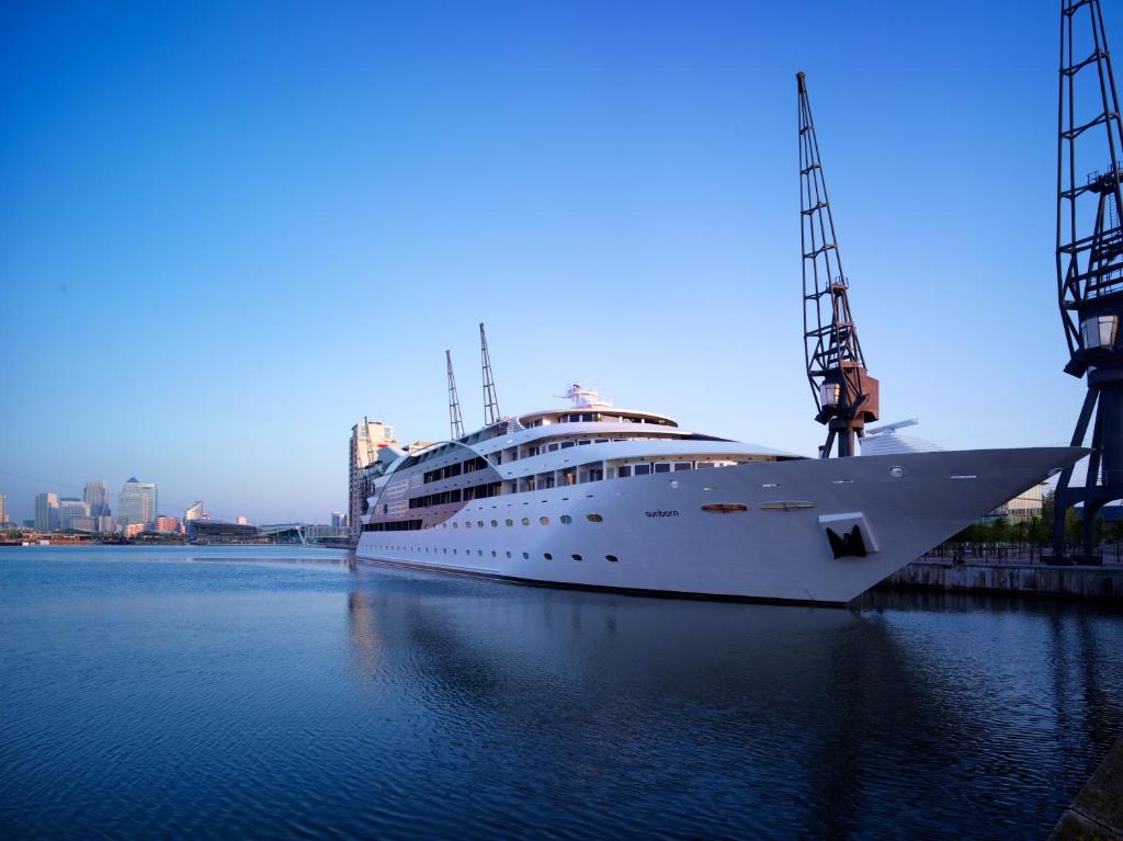 Sunborn London Yacht Hotel - Unusual UK Hotels