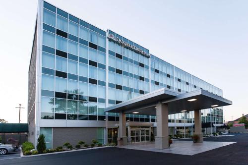 Doubletree by Hilton Newark - Best Business Hotels in Ohio
