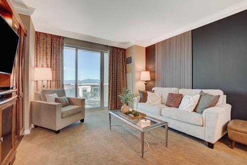 LUXE 702 MGM Signature with Balcony