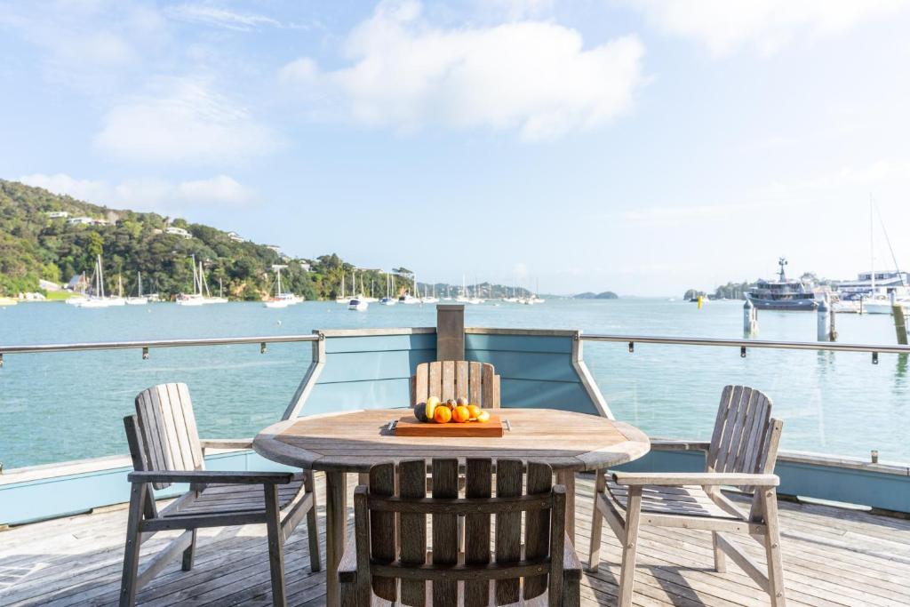 Bay of Islands 2 Bedrooms On The Water-The Landing - Best Five Star Hotels on North Island, New Zealand
