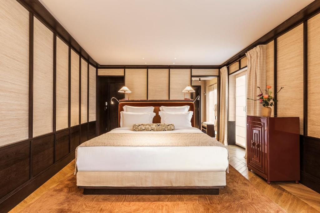 Hotel Hana - Paris Hotels with Pools