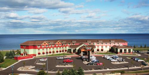 Canal Park Lodge - Best Hotels with Free Breakfast in Duluth, MN