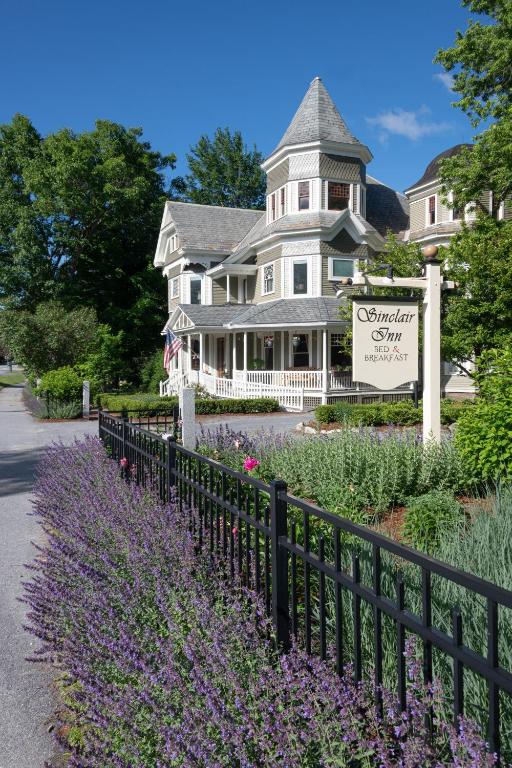 Sinclair Inn Bed & Breakfast - Best Hotels in Vermont