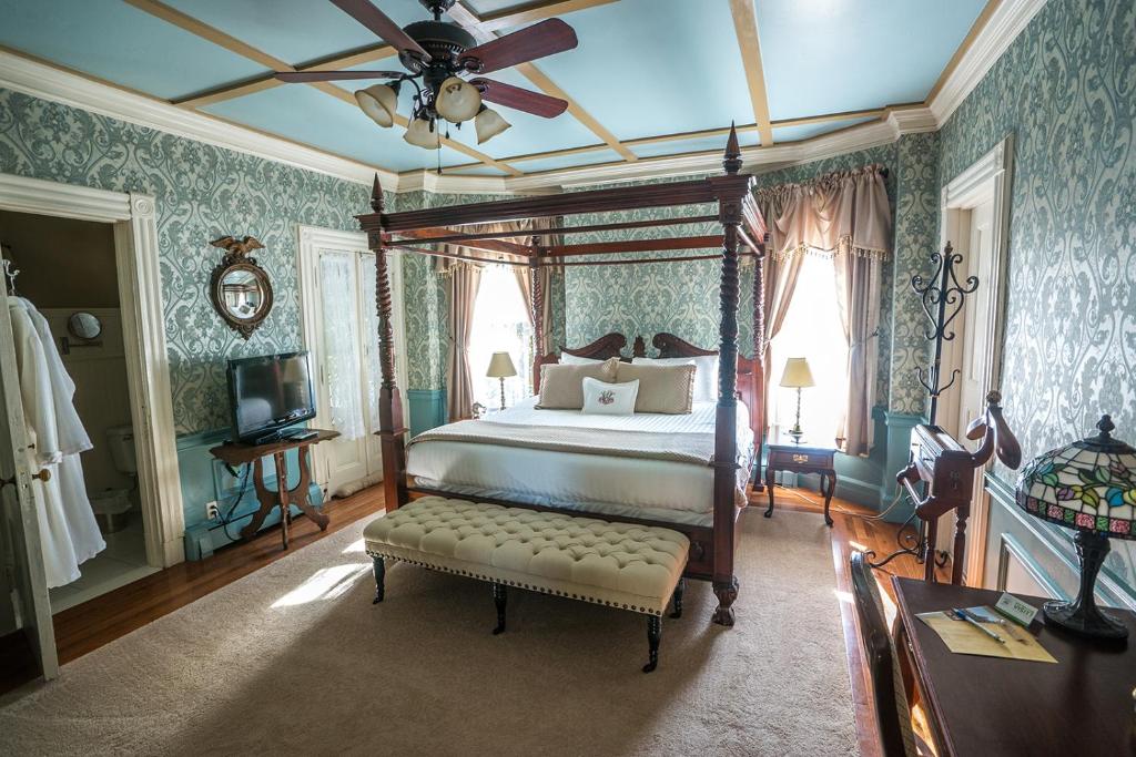 The Wallingford Victorian Inn - Best Hotels in Connecticut