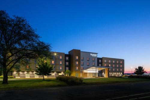 Fairfield Inn & Suites by Marriott Columbus Airport - Best Hotels with Airport Shuttle Service in Ohio