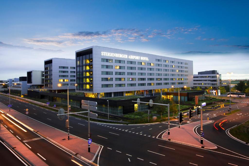 Steigenberger Airport Hotel Amsterdam - Best Hotels with Airport Shuttle Service in Netherlands
