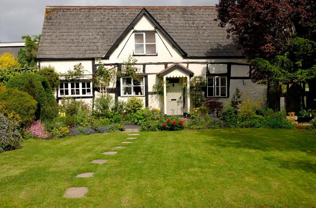 Harrowfields Bed & Breakfast - Best Hotels in Worcestershire