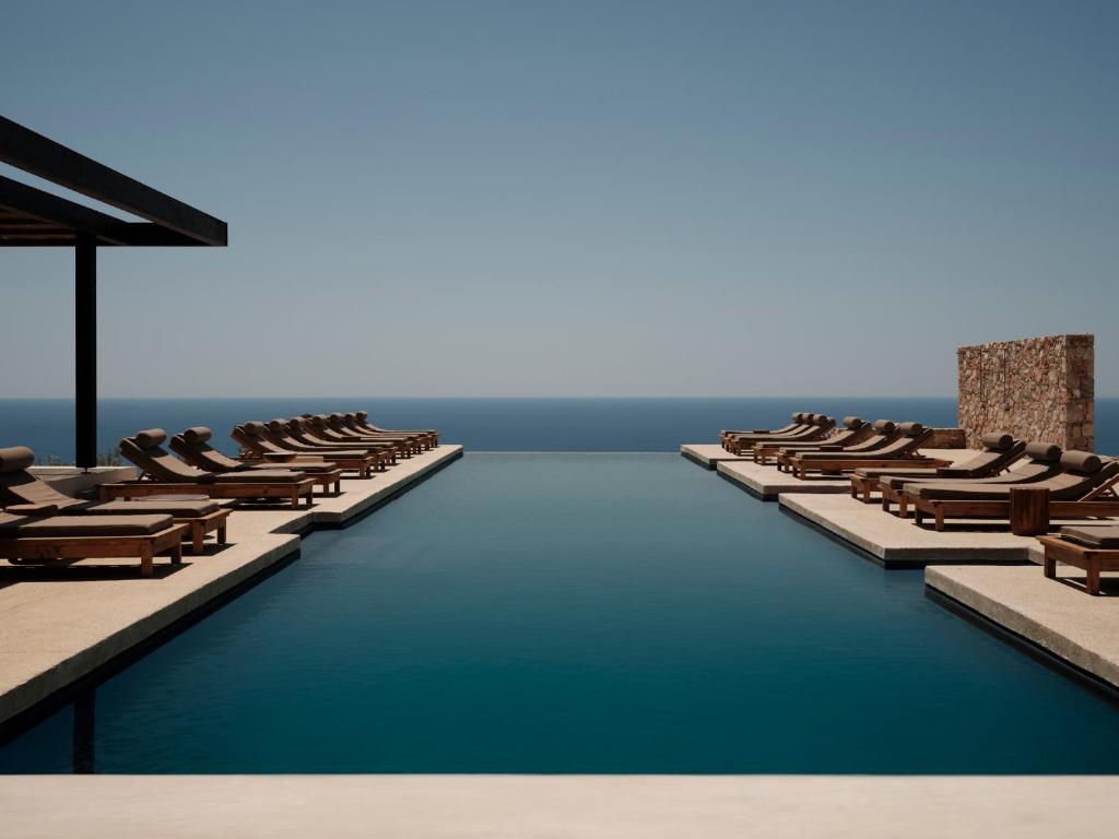 Gundari - Best Hotels in Folegandros