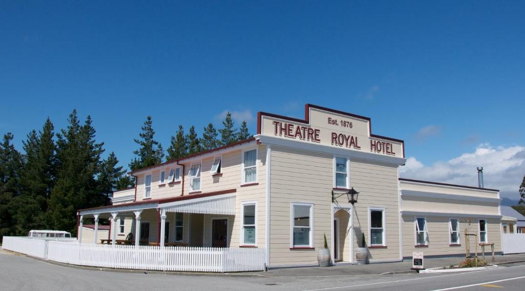 Theatre Royal Hotel - Best Hotels in Hokitika