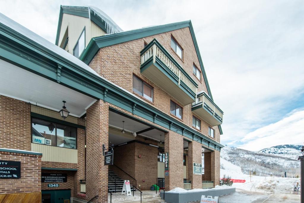 The Loft at Mountain Village by All Seasons Resort Lodging - Best Parking Hotels in Park City, UT