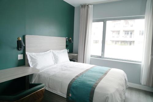 Starlight Hotel