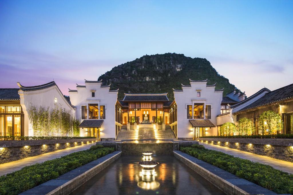Banyan Tree Yangshuo - Best Pet-Friendly Hotels in China