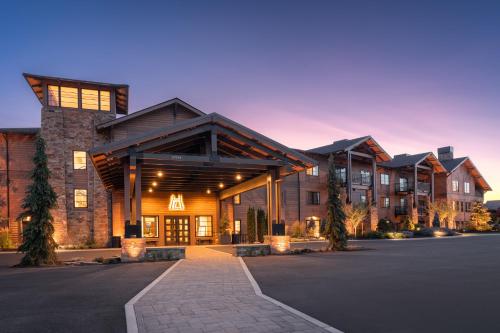 Juniper Preserve - Best Pool Hotels in Bend, OR
