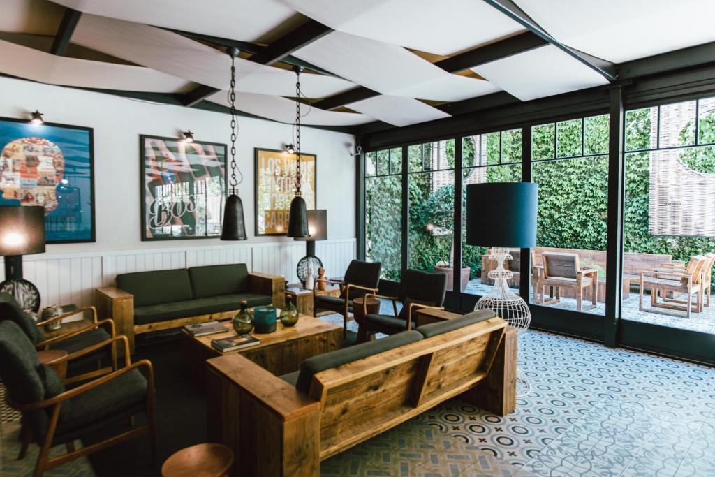 Praktik Vinoteca - Best Hotels in Eixample, Barcelona