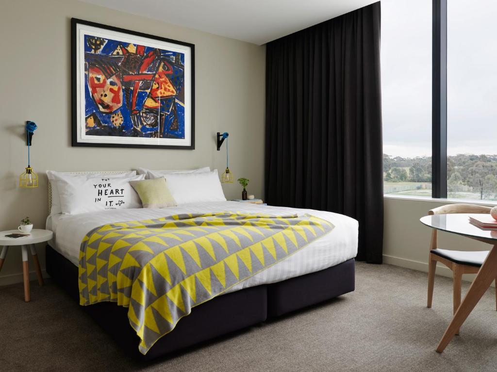 Art Series - The Larwill Studio - Best Hotels in Melbourne