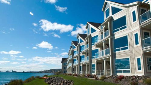 Beacon Pointe on Lake Superior - Best Hotels in Duluth, MN
