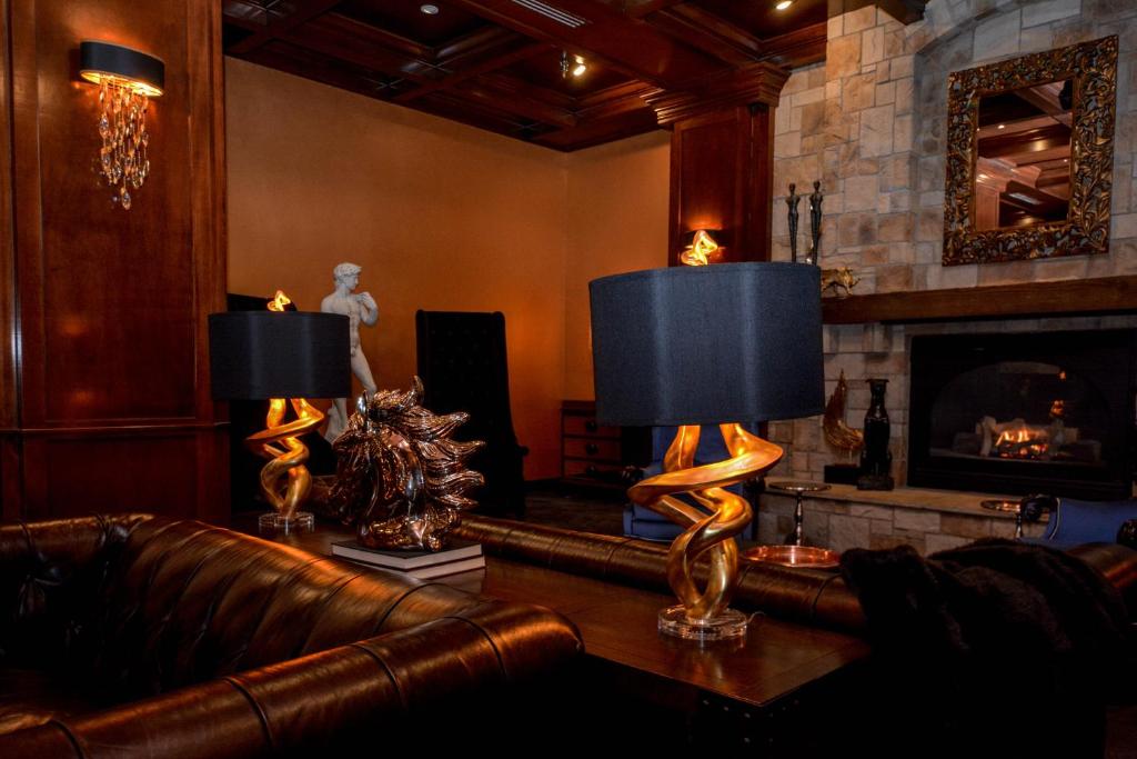 Des Lux Hotel - Best Hotels in Des Moines