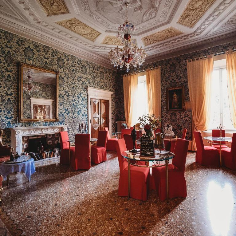 Salotto delle Arti - Best Hotels in Modena