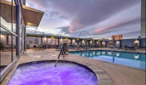 Princess Suite * Platinum Hotel with balcony Strip VIEW