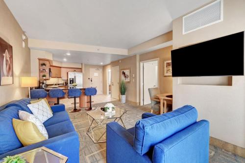 Royal Oasis Suite at Platinum Hotel-Strip Views