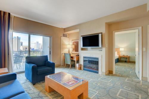 Princess II Suite Platinum * Balcony Strip Views