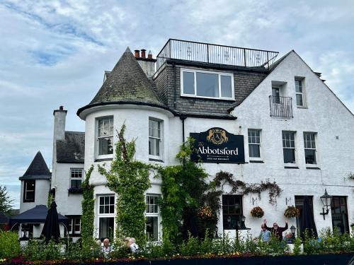 Abbotsford Hotel