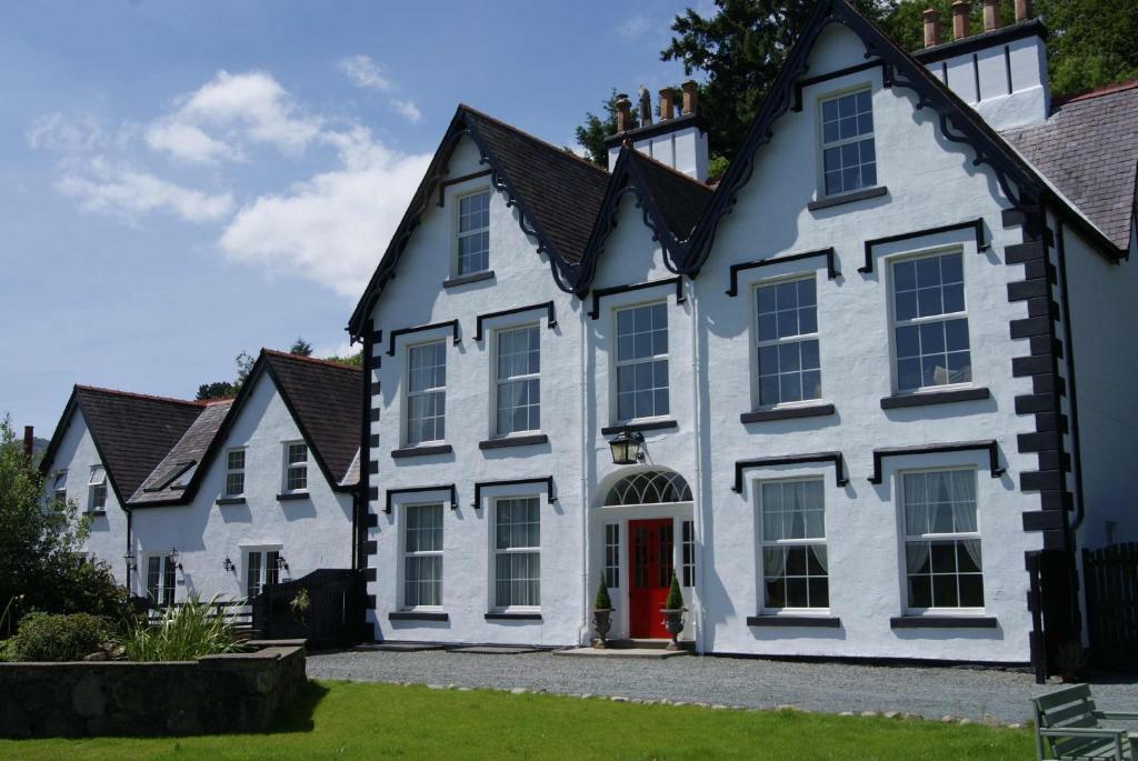 Coed Mawr Hall Bed & Breakfast - Best Hotels in Conwy