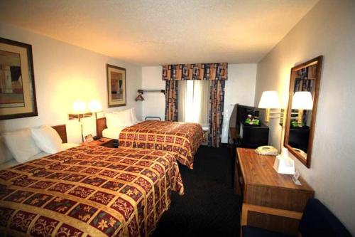 hotels with suites in Roseville