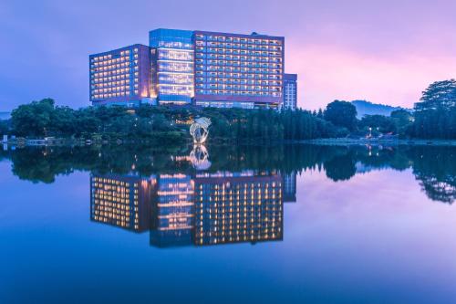 DoubleTree by Hilton Guangzhou Science City-Free Shuttle Bus Service During Canton Fair Period - Best Hilton Worldwide Hotels in China