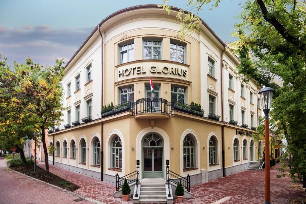 Grand Hotel Glorius Makó - Best Family Hotels in Hungary