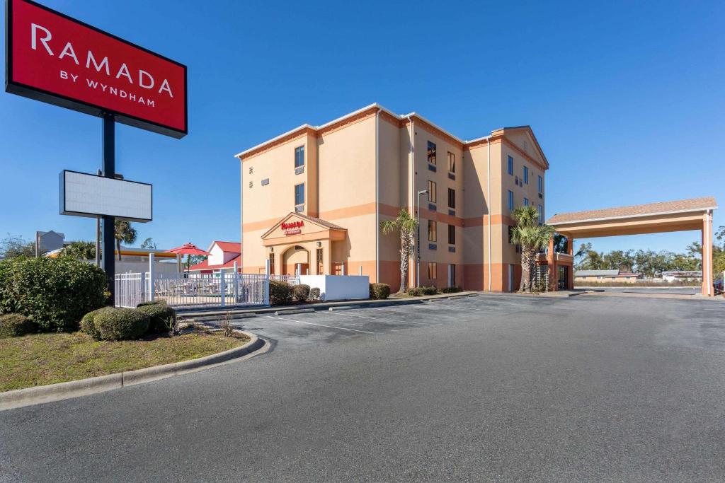 Ramada by Wyndham Panama City - Best Pet-Friendly Hotels in Panama City Beach, FL